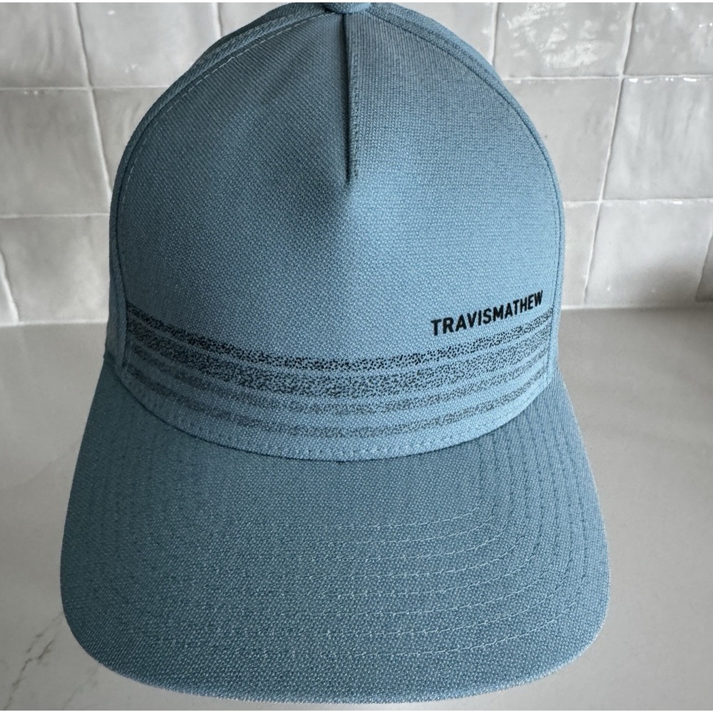 Travis Mathew Golf Hat Mens S-M Light Blue Flexfit Striped Performance Cap